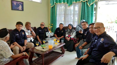  PWI Riau Peduli Jenguk Wartawan Tertua, Wartawan Sakit dan Berbagi